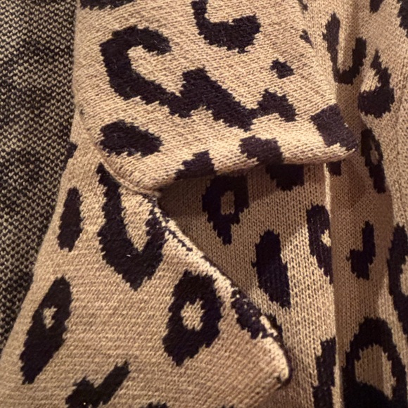 NWT” WOW!!!- KASPER ANIMAL PRINT SWEATER COAT- BRAND NEE!! - Picture 12 of 13